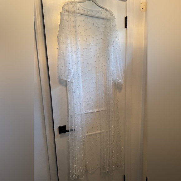 Floor length pearl tulle robe - Picture 2 of 6